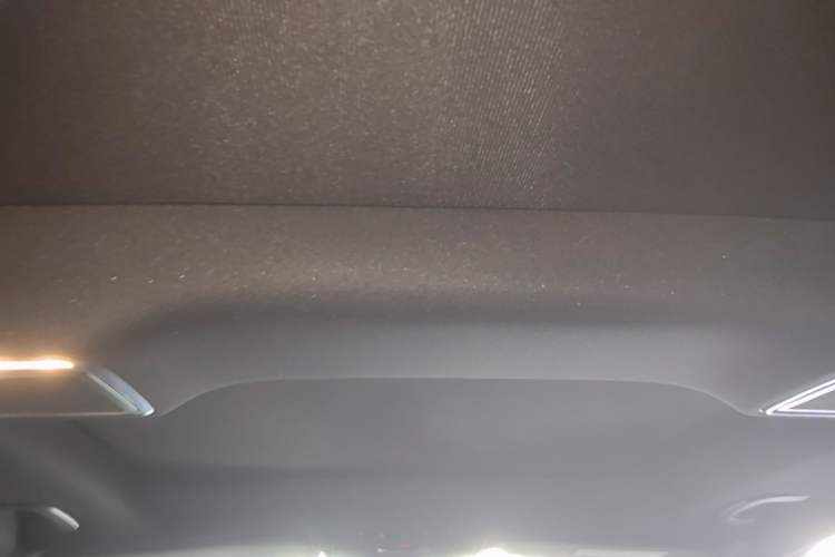 Used Mercedes-Benz GLC 2022 Refreshed GLC 260 L 4MATIC Dynamic Edition Headliner