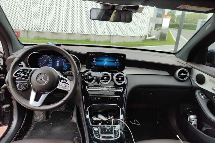 Used Mercedes-Benz GLC 2022 Second Facelift GLC 260 L 4MATIC Dynamic Edition Headliner