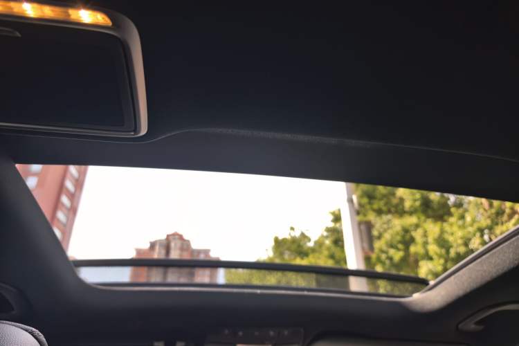 Used Mercedes-Benz GLC 2022 Refreshed GLC 300 L 4MATIC Dynamic Edition Prestige Version Headliner