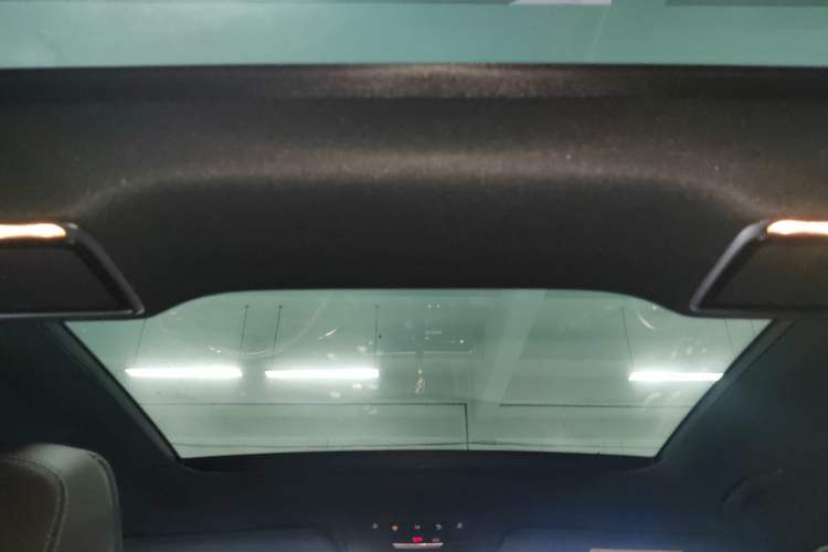 Used Mercedes-Benz GLC 2022 Refreshed GLC 300 L 4MATIC Dynamic Edition Prestige Version Headliner