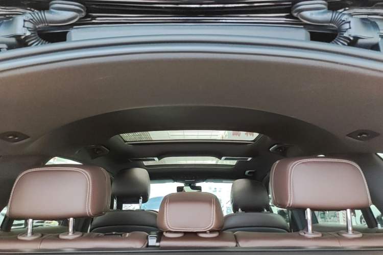 Used Mercedes-Benz GLC 2022 Second Facelift GLC 260 L 4MATIC Luxury Edition Headliner