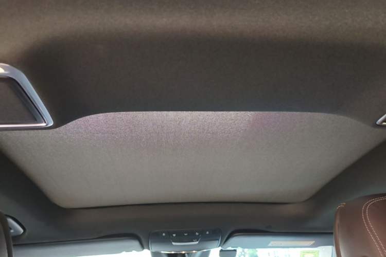 Used Mercedes-Benz GLC 2022 Facelifted GLC 300 L 4MATIC Luxury Edition Headliner