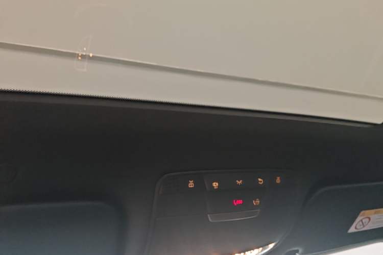 Used Mercedes-Benz GLC 2022 Refreshed GLC 300 L 4MATIC Dynamic Edition Prestige Version Headliner