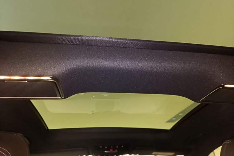 Used Mercedes-Benz GLC 2022 GLC 300 L 4MATIC Dynamic Model Headliner