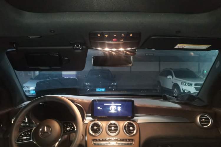 Used Mercedes-Benz GLC 2022 Facelift GLC 260 L 4MATIC Luxury Edition Headliner