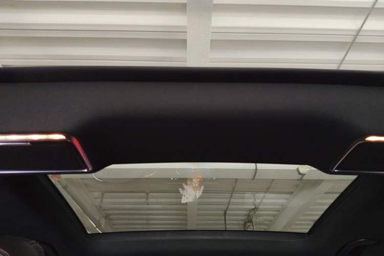 Used Mercedes-Benz GLC 2022 Refreshed GLC 260 L 4MATIC Dynamic Edition Headliner