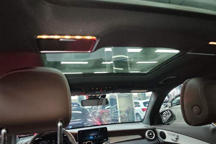 Used Mercedes-Benz GLC 2022 Refreshed GLC 260 L 4MATIC Dynamic Edition Headliner