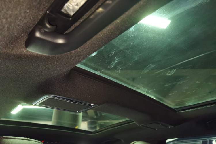 Used Mercedes-Benz GLC 2022 Second Facelift GLC 260 L 4MATIC Luxury Edition Headliner