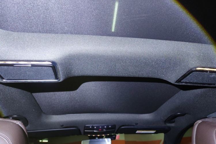 Used Mercedes-Benz GLC 2022 Second Facelift GLC 260 L 4MATIC Luxury Edition Headliner