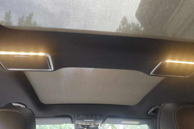 Used Mercedes-Benz GLC 2022 GLC 300 L 4MATIC Dynamic Edition Prestige Model Headliner
