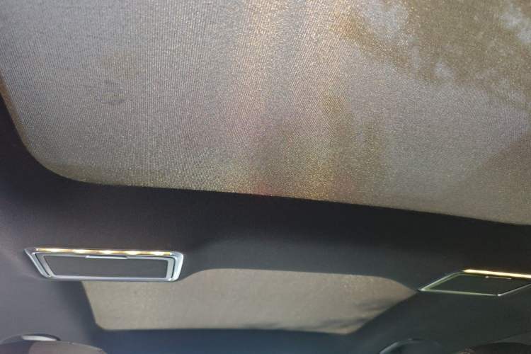 Used Mercedes-Benz GLC 2022 Refreshed GLC 260 L 4MATIC Dynamic Edition Headliner