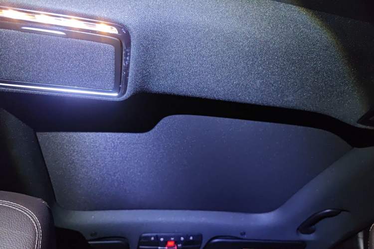 Used Mercedes-Benz GLC 2022 Facelift GLC 300 L 4MATIC Luxury Edition Headliner