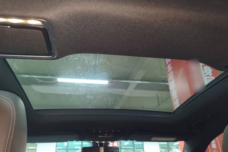 Used Mercedes-Benz GLC 2022 Second Facelift GLC 260 L 4MATIC Luxury Edition Headliner