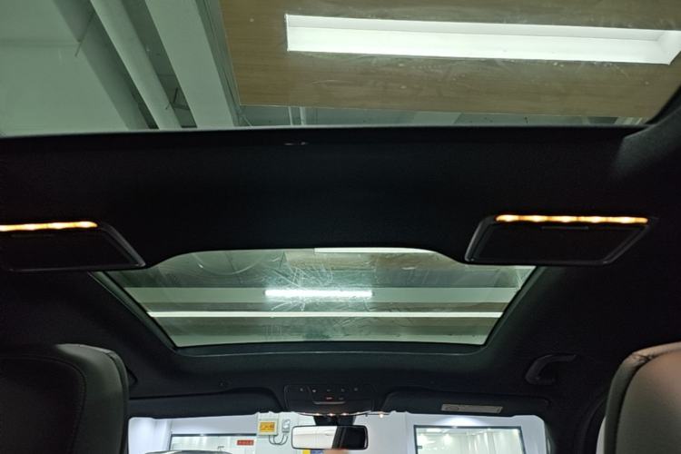 Used Mercedes-Benz GLC 2022 Second Facelift GLC 260 L 4MATIC Luxury Edition Headliner