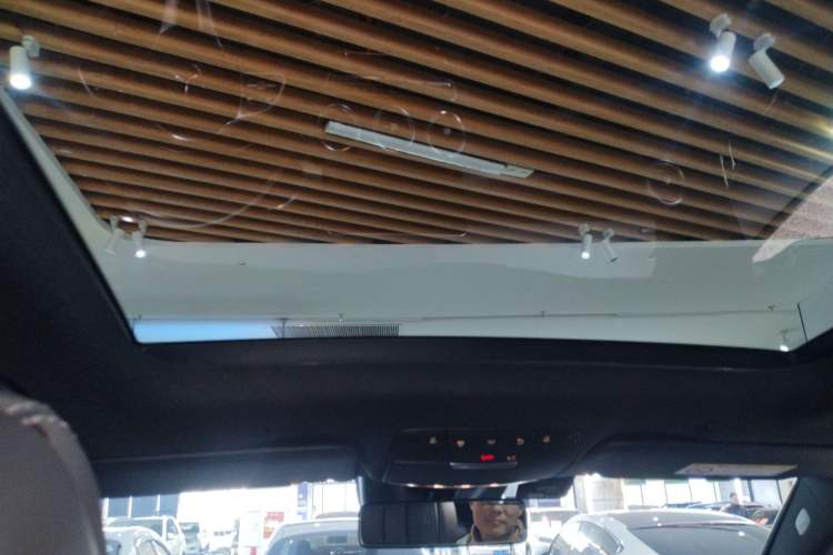 Used Mercedes-Benz GLC 2022 GLC 300 L 4MATIC Dynamic Edition Prestige Model Headliner