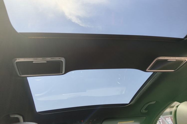 Used Mercedes-Benz GLC 2022 Second Facelift GLC 260 L 4MATIC Luxury Edition Headliner