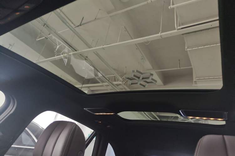 Used Mercedes-Benz GLC 2022 Facelifted GLC 260 L 4MATIC Dynamic Edition Headliner