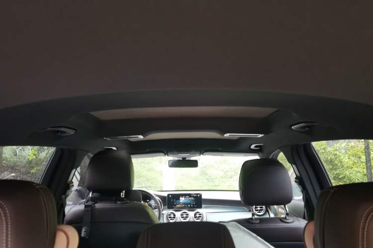 Used Mercedes-Benz GLC 2022 Second Facelift GLC 260 L 4MATIC Luxury Edition Headliner