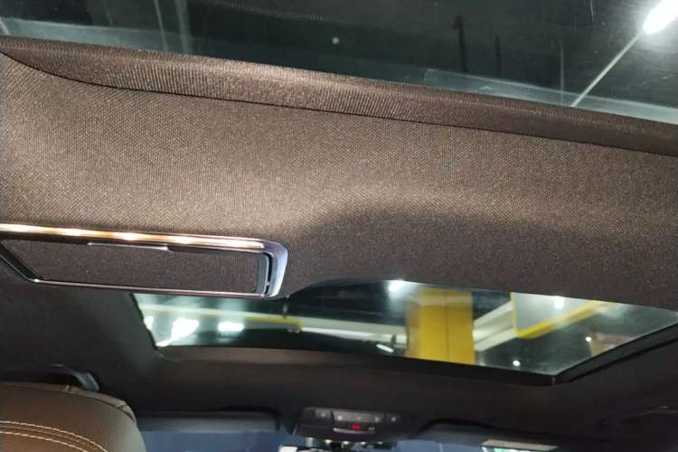 Used Mercedes-Benz GLC 2022 Refreshed GLC 300 L 4MATIC Dynamic Edition Prestige Version Headliner