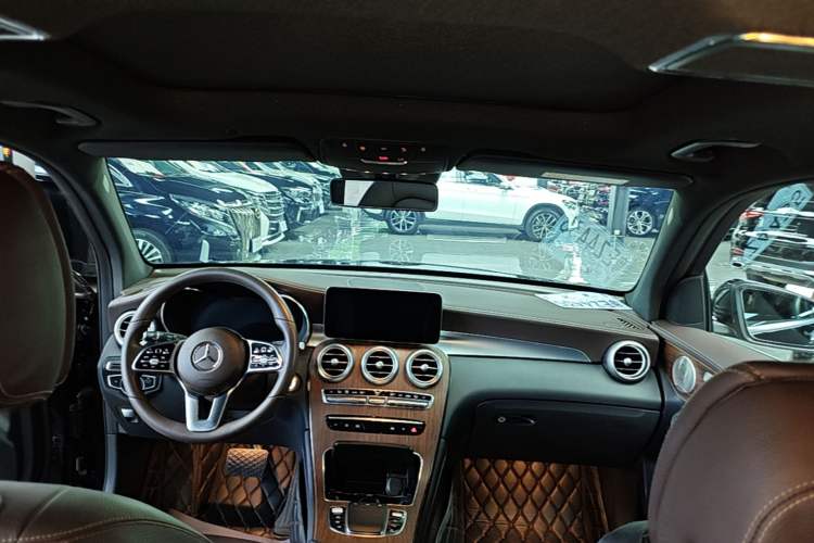 Used Mercedes-Benz GLC 2022 GLC 300 L 4MATIC Dynamic Model Headliner