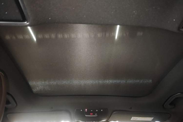 Used Mercedes-Benz GLC 2022 Refreshed GLC 300 L 4MATIC Dynamic Edition Headliner