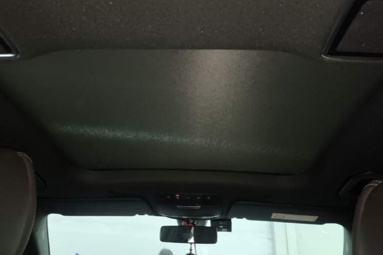 Used Mercedes-Benz GLC 2022 Facelift GLC 260 L 4MATIC Luxury Edition Headliner