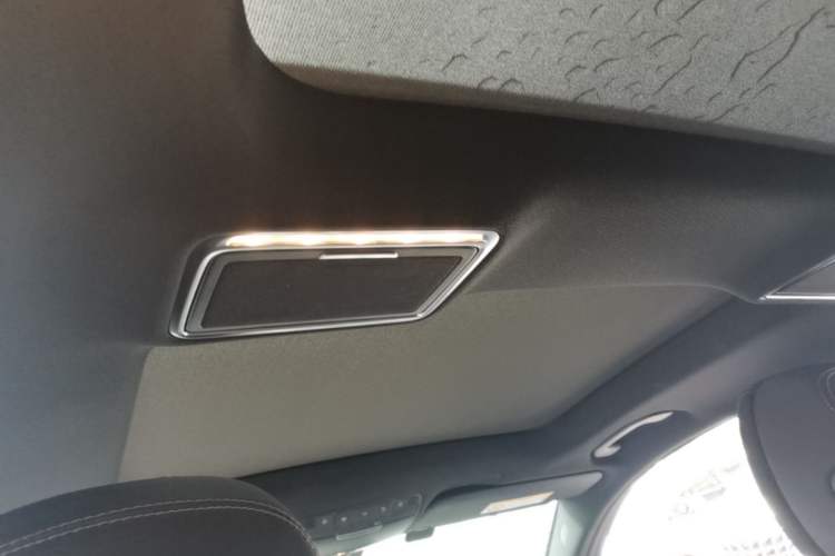 Used Mercedes-Benz GLC 2022 Refreshed GLC 300 L 4MATIC Dynamic Edition Prestige Version Headliner