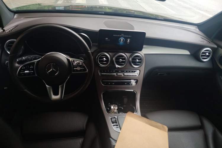 Used Mercedes-Benz GLC 2022 Facelifted GLC 260 L 4MATIC Dynamic Edition Headliner