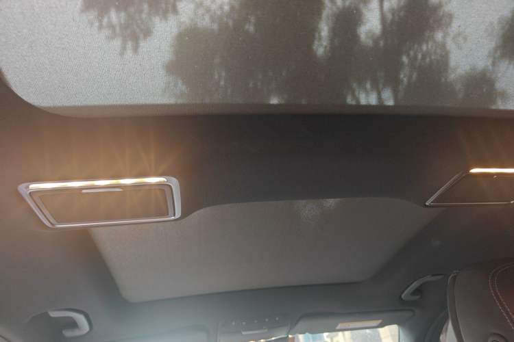 Used Mercedes-Benz GLC 2022 Refreshed GLC 300 L 4MATIC Dynamic Edition Prestige Version Headliner