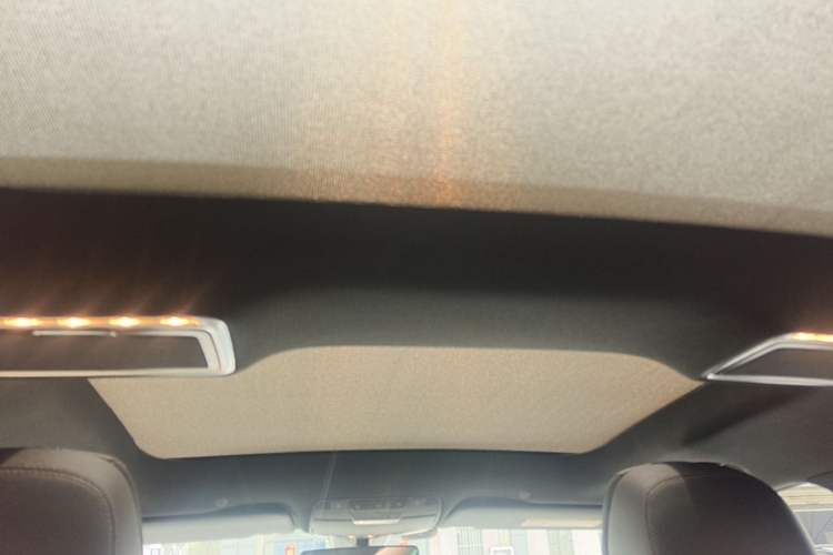 Used Mercedes-Benz GLC 2022 Second Facelift GLC 260 L 4MATIC Dynamic Edition Headliner