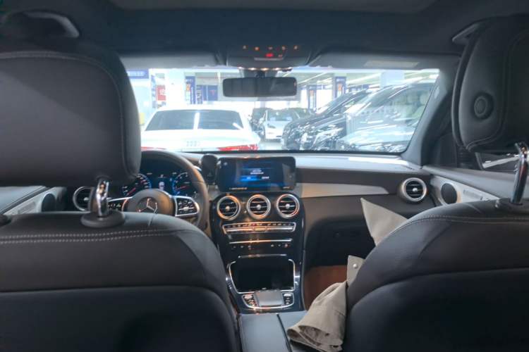 Used Mercedes-Benz GLC 2022 Facelifted GLC 260 L 4MATIC Dynamic Edition Headliner