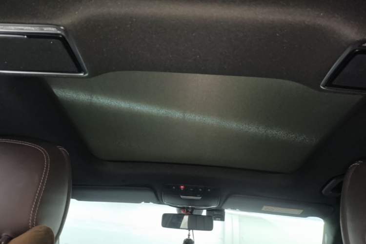 Used Mercedes-Benz GLC 2022 Facelift GLC 260 L 4MATIC Luxury Edition Headliner