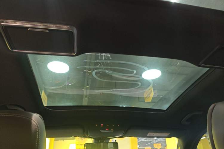 Used Mercedes-Benz GLC 2022 Second Facelift GLC 260 L 4MATIC Dynamic Edition Headliner