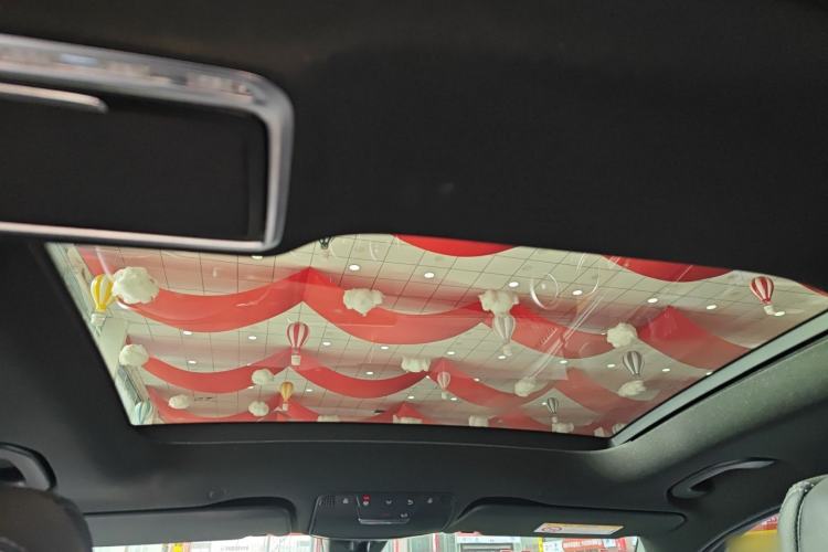 Used Mercedes-Benz GLC 2022 Second Facelift GLC 260 L 4MATIC Luxury Edition Headliner