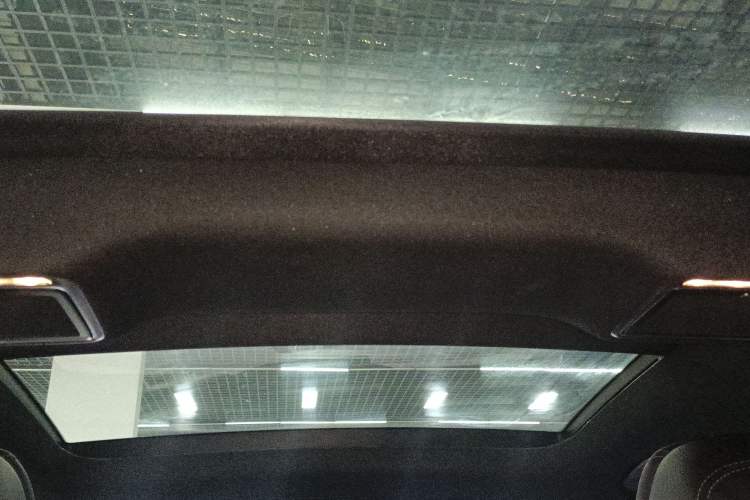 Used Mercedes-Benz GLC 2022 Facelift GLC 260 L 4MATIC Luxury Edition Headliner