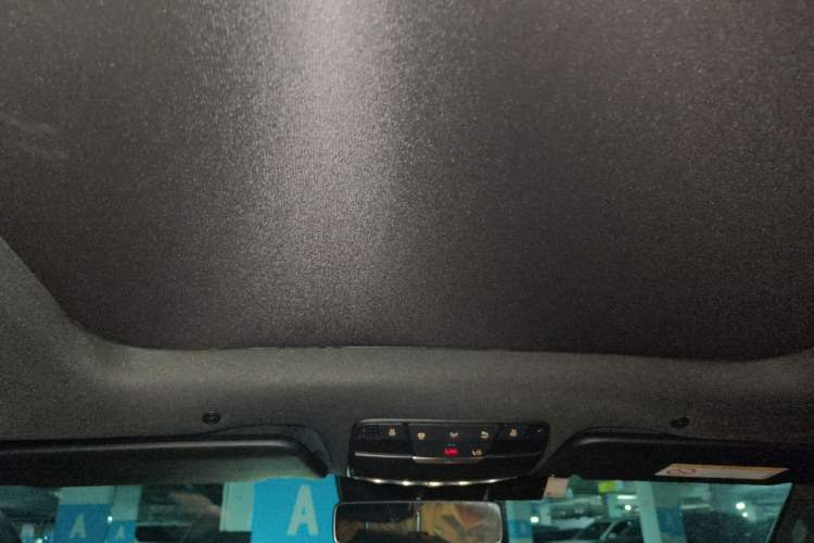 Used Mercedes-Benz GLC 2022 GLC 300 L 4MATIC Dynamic Edition Prestige Model Headliner