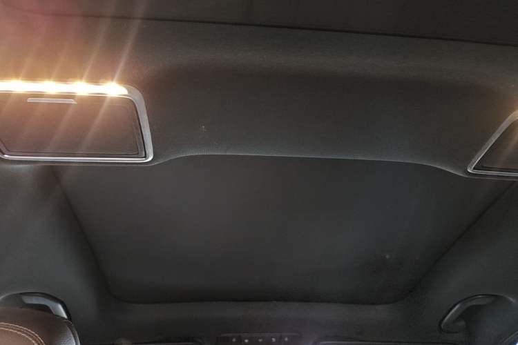 Used Mercedes-Benz GLC 2022 Refreshed GLC 300 L 4MATIC Dynamic Edition Prestige Version Headliner