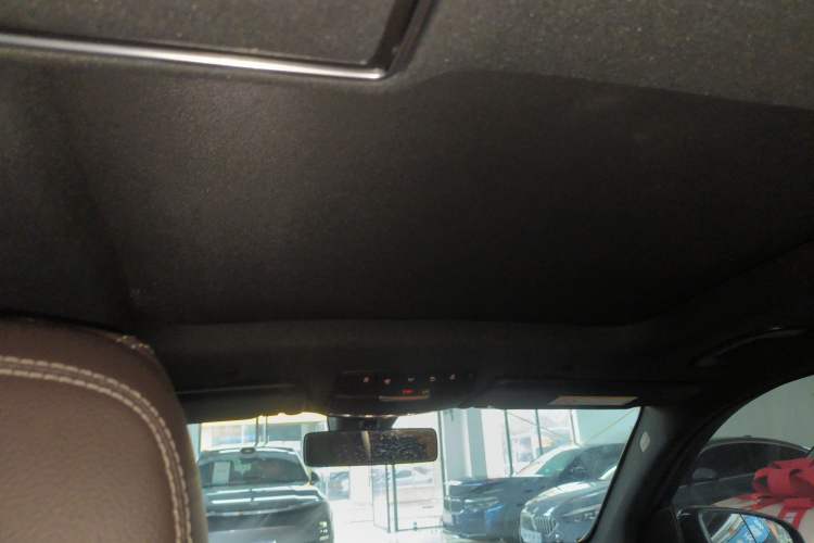 Used Mercedes-Benz GLC 2022 Refreshed GLC 260 L 4MATIC Dynamic Edition Headliner