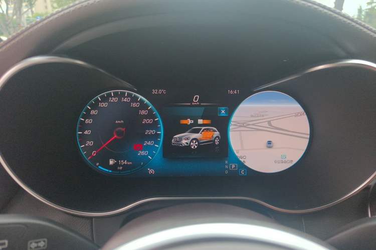 Used Mercedes-Benz GLC 2022 Second Facelift GLC 260 L 4MATIC Luxury Edition Instrument Cluster