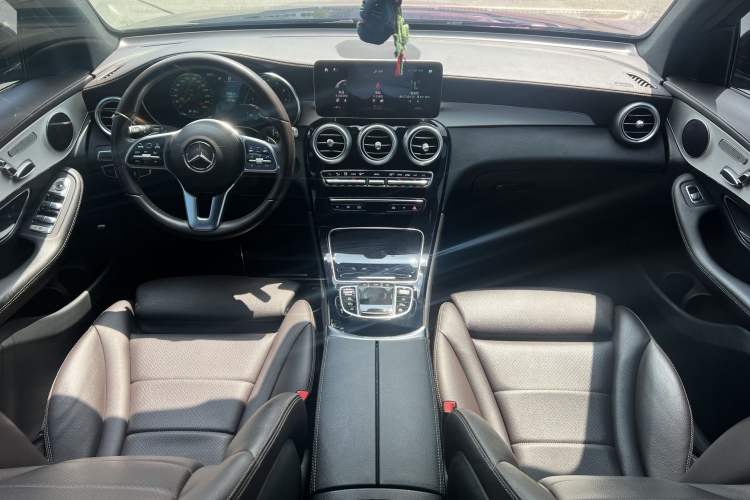 Used Mercedes-Benz GLC 2022 Facelifted GLC 260 L 4MATIC Dynamic Edition Interior 1