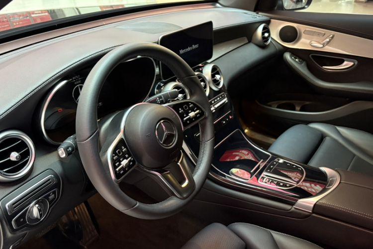 Used Mercedes-Benz GLC 2022 Facelifted GLC 260 L 4MATIC Dynamic Edition Interior 1