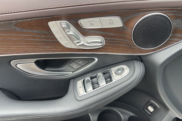 Used Mercedes-Benz GLC 2022 Refreshed GLC 300 L 4MATIC Dynamic Edition Prestige Version Interior 1