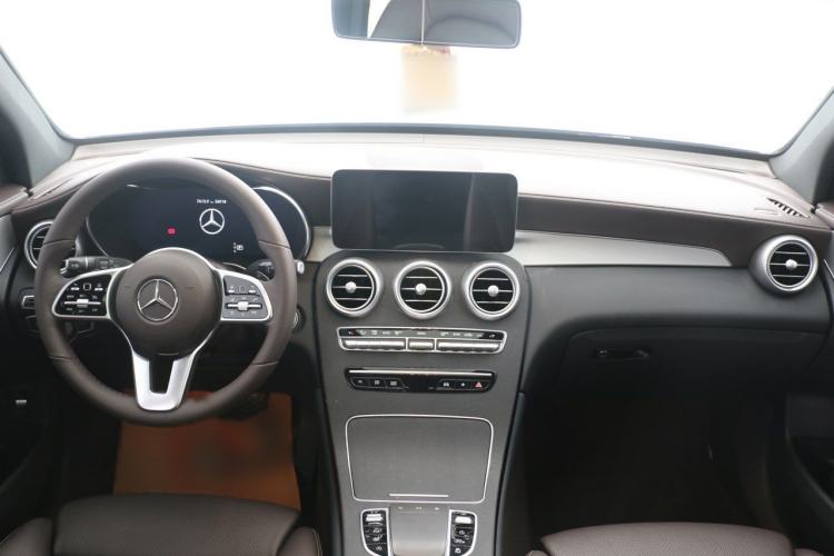 Used Mercedes-Benz GLC 2022 Facelifted GLC 260 L 4MATIC Dynamic Edition Interior 1