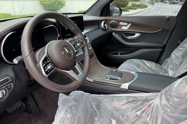 Used Mercedes-Benz GLC 2022 Facelift GLC 260 L 4MATIC Luxury Edition Interior 1