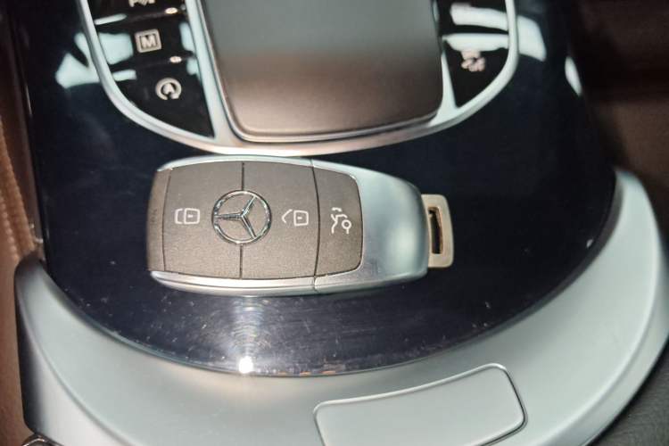 Used Mercedes-Benz GLC 2022 Refreshed GLC 260 L 4MATIC Dynamic Edition Interior 1