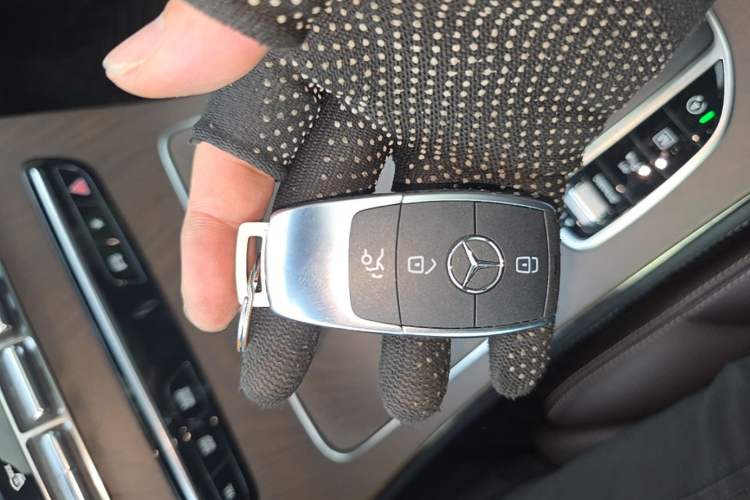 Used Mercedes-Benz GLC 2022 GLC 260 L 4MATIC Luxury Model Interior 1