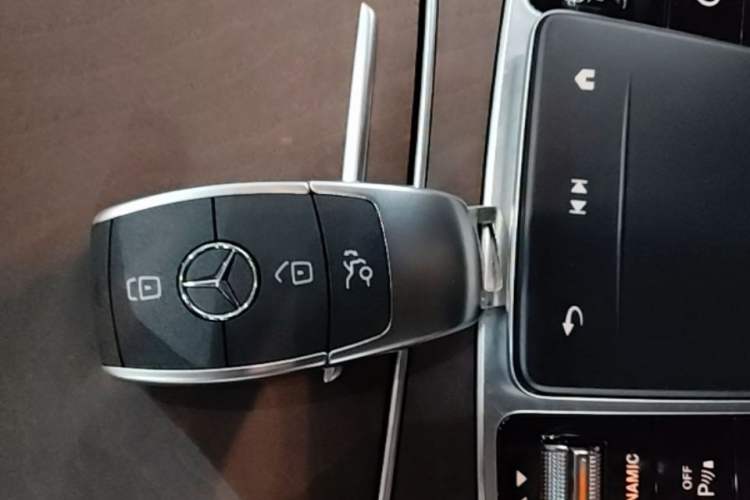 Used Mercedes-Benz GLC 2022 GLC 260 L 4MATIC Luxury Model Interior 1