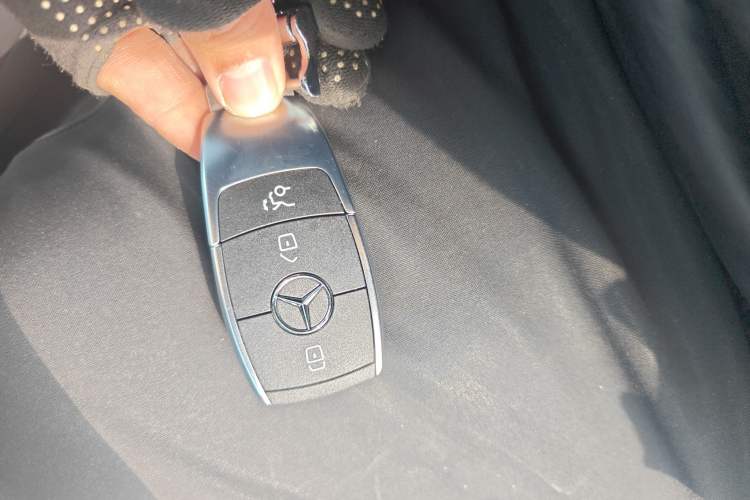 Used Mercedes-Benz GLC 2022 Facelift GLC 260 L 4MATIC Luxury Edition Interior 1
