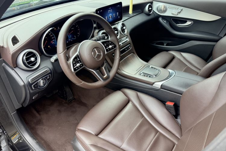 Used Mercedes-Benz GLC 2022 Second Facelift GLC 260 L 4MATIC Dynamic Edition Interior 1