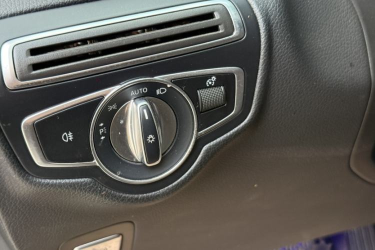 Used Mercedes-Benz GLC 2022 Facelift GLC 260 L 4MATIC Luxury Edition Interior 10